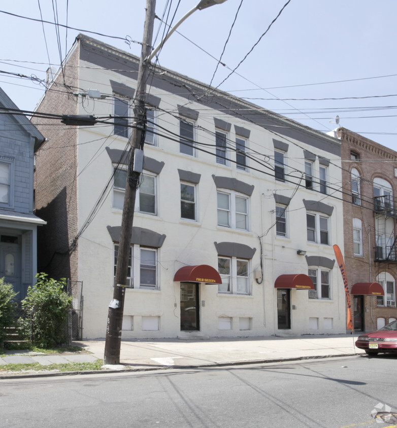 Primary Photo - Elizabeth Apartments