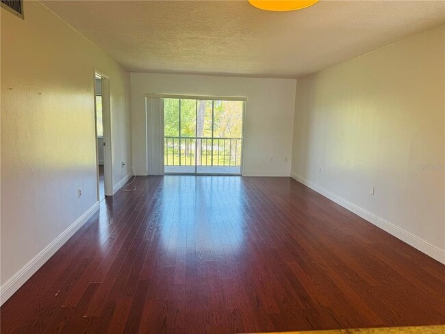 Foto del edificio - 152 Cypress Ln