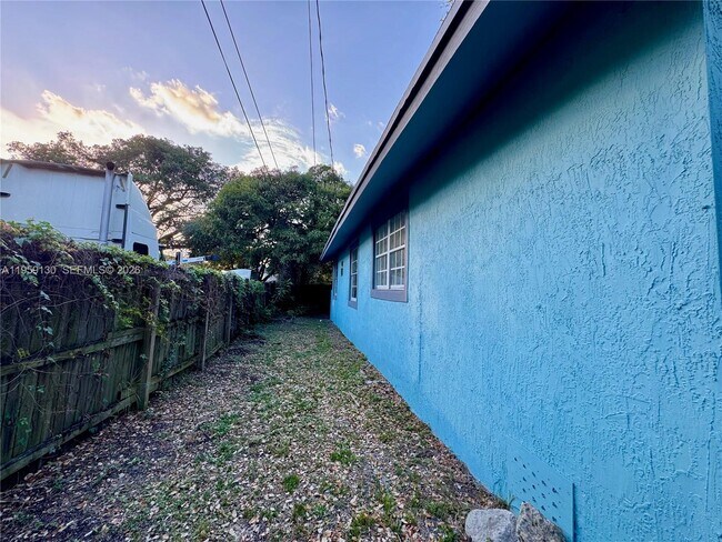 Foto del edificio - 7528 NE 3rd Ct