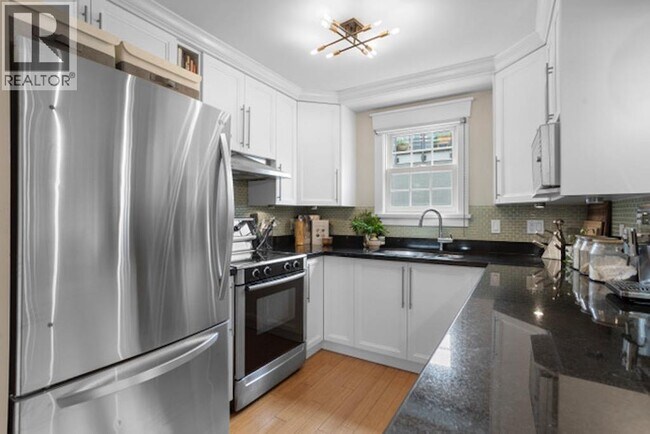 Photo du bâtiment - 1365 W 7th Ave