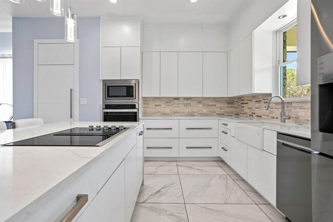 Building Photo - 14430 Tuscola Cir