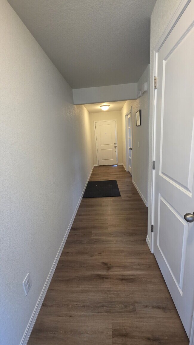 Foto del edificio - Beautiful 4BR 2.5 bath Home in Bradley Heights near Military bases