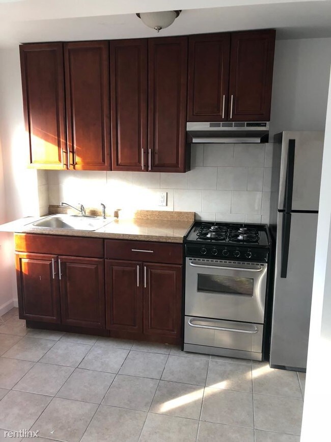 Building Photo - 1 br, 1 bath  - 2131 29th St