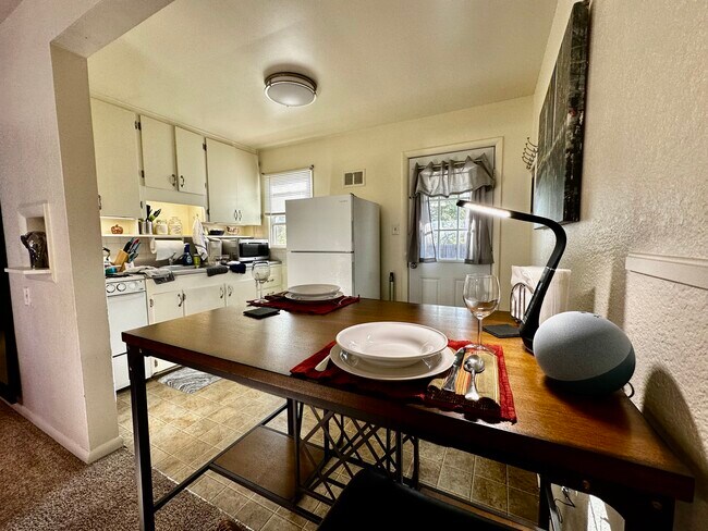 Foto del edificio - 623 Warner St