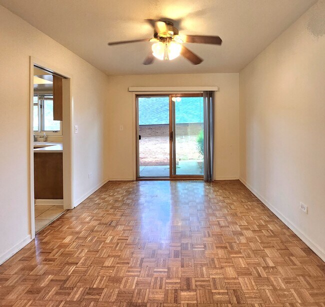 Foto del edificio - Beautiful 2bed 1.5 bath Townhome in Barrin...