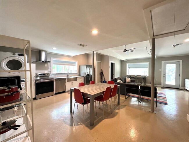 Foto del edificio - 3500 Del Robles Dr