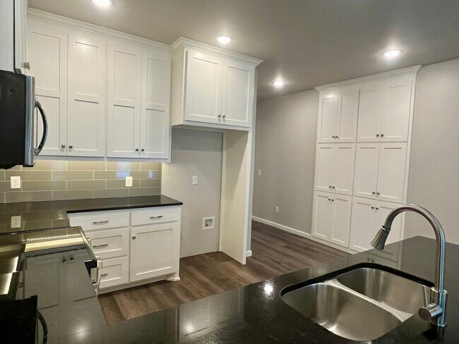 Foto del edificio - Beautiful 2 Bed 2 Bath!