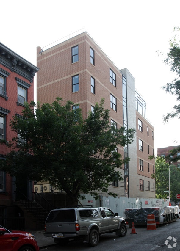 Building Photo - 341 Pleasant Ave