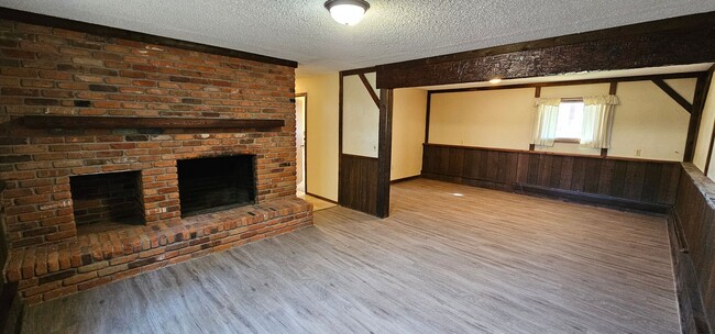 Foto del edificio - Newly Renovated 3Bed/2Bath Home Now Availa...