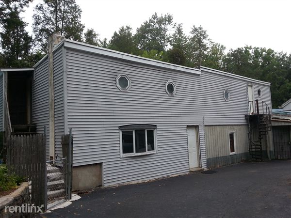 Building Photo - 395 Camp Rock Hill Rd