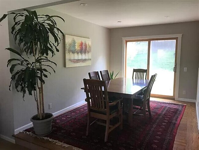 Building Photo - 1046 Vintner Way