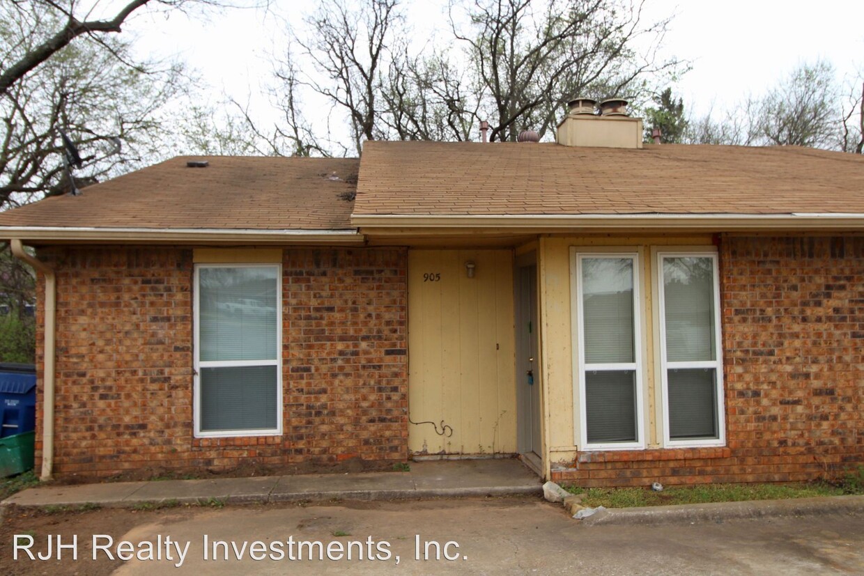 Primary Photo - 905-907 Aspen Ct