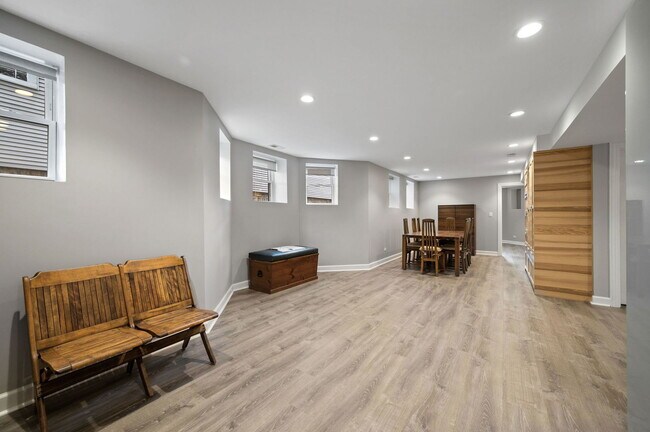 Foto del edificio - 1252 W Carmen Ave