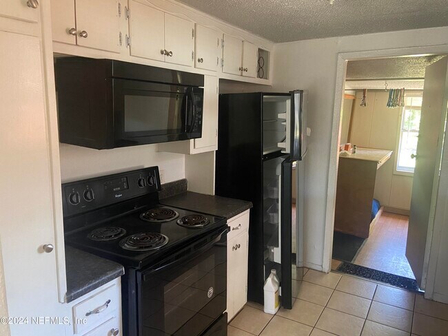 Foto del edificio - 10416 103rd St