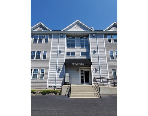 Primary Photo - 70 Oak St Ext