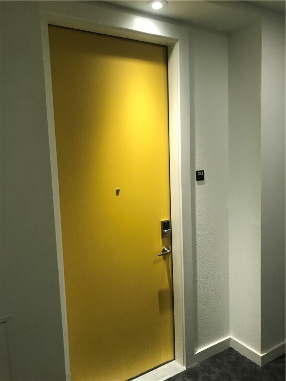 Foto del edificio - 1600 S 1st St