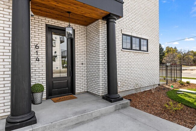 Foto del edificio - 614 N Avenue H Ave