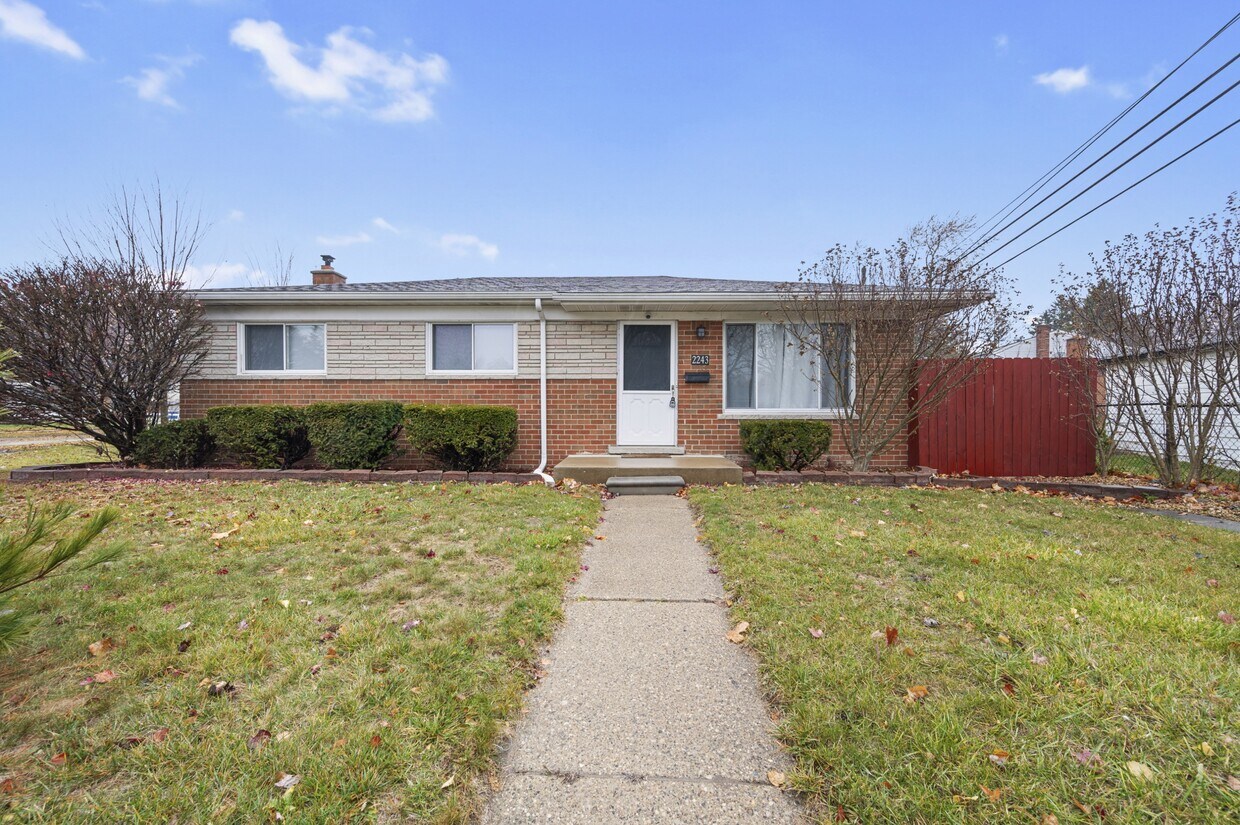 Foto principal - 2243 Common Rd