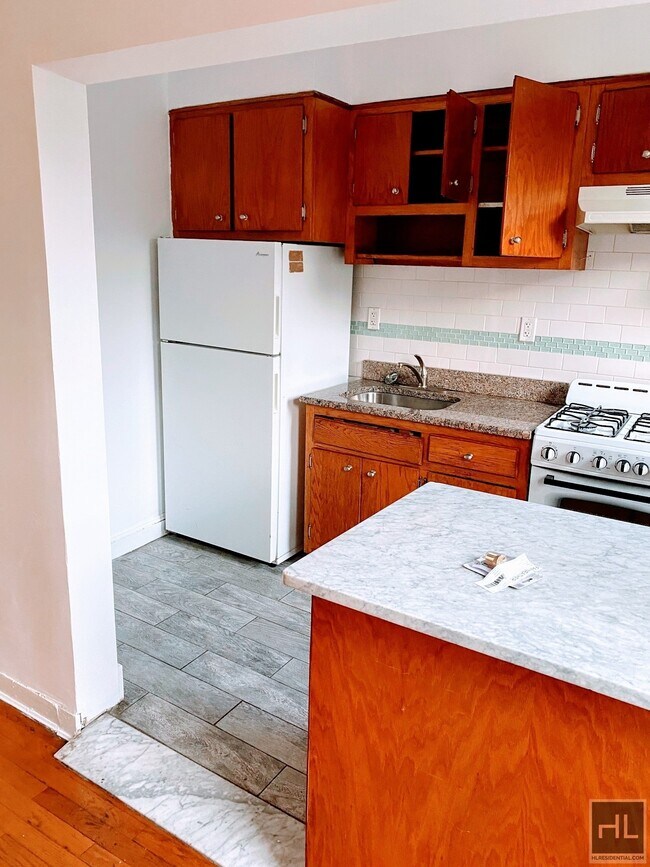 Building Photo - Sunny 1 Bed In Bedford-Stuyvesant