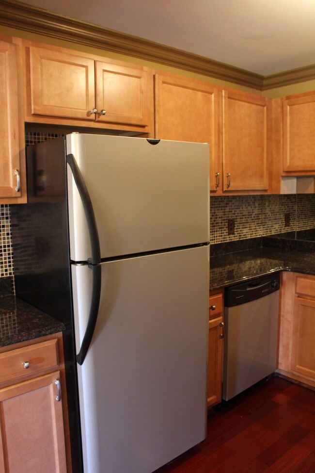 2311 Walton Blvd Unit 43, Rochester, MI 48309 Condo for Rent in