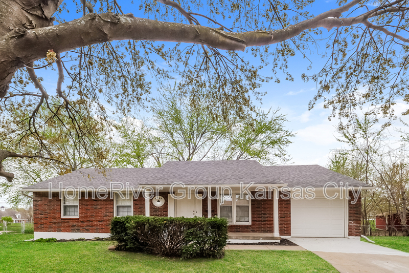 Primary Photo - 4224 E 42nd Ct