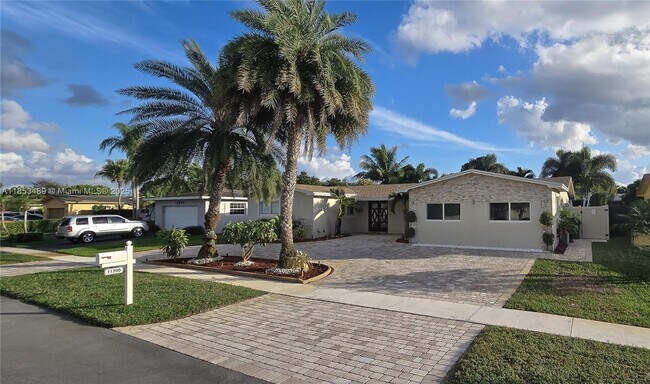 Foto del edificio - 11700 NW 15th Ct