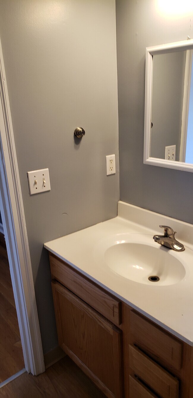 Foto del edificio - 656 Duss Ave