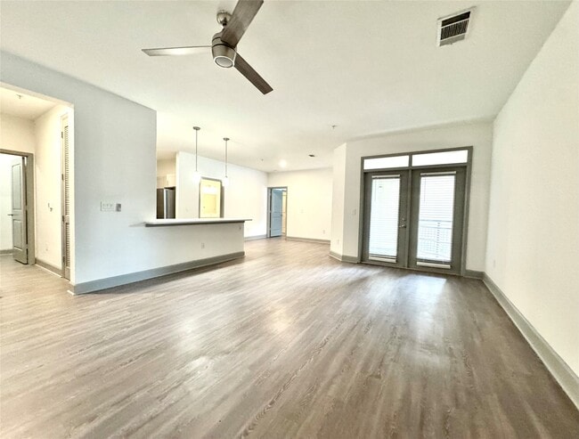 Foto del edificio - 3333 Weslayan St