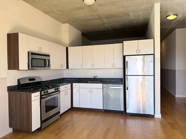 Foto del edificio - 235 W Van Buren St