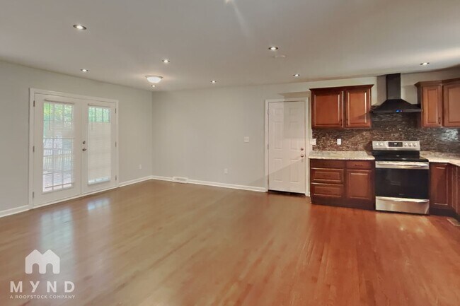 Foto del edificio - 6815 Saddle Ridge Rd