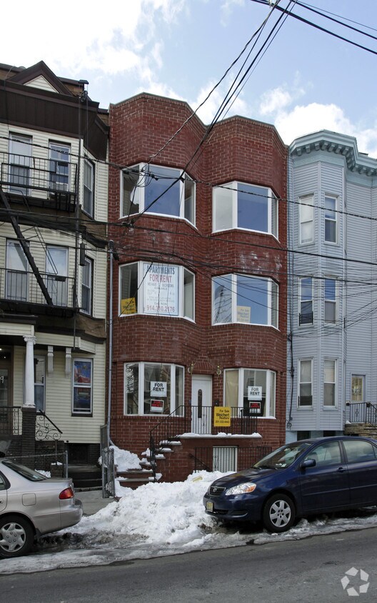 Primary - 111 Hutton St