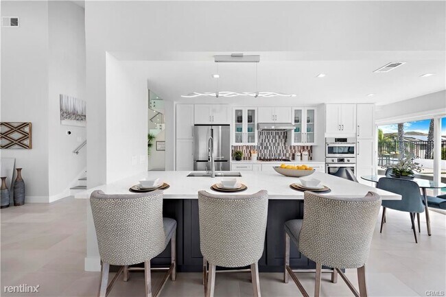 Foto del edificio - 5 br, 4.5 bath House - 16661 Wellington Cir
