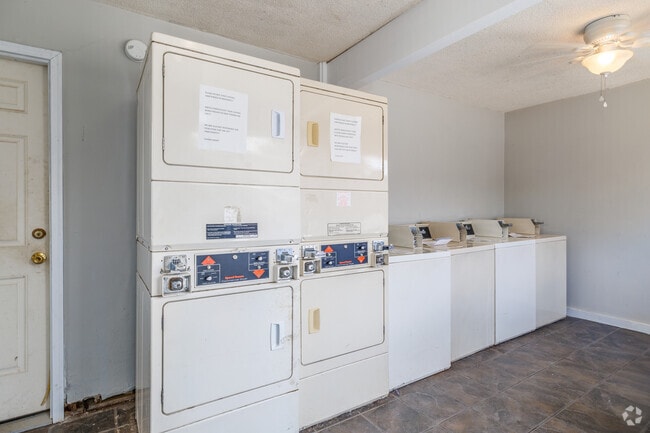 Laundry - Crosswinds - 1940 Place