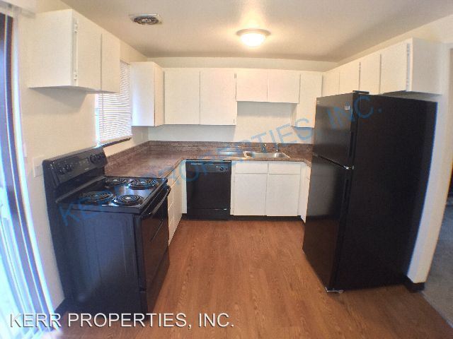 Foto del edificio - 17600 SE Pine St