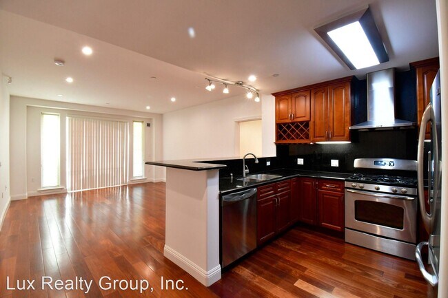 Foto del edificio - 2 br, 2 bath House - 151 El Camino Real # 113