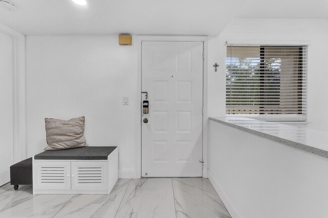 Building Photo - 14476 Amberly Ln