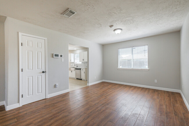 Building Photo - 12402 Greenmesa Dr