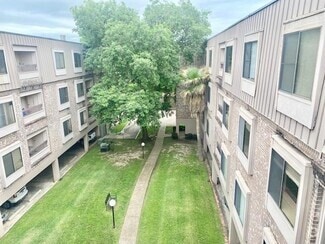 Building Photo - 2209 S Braeswood Blvd