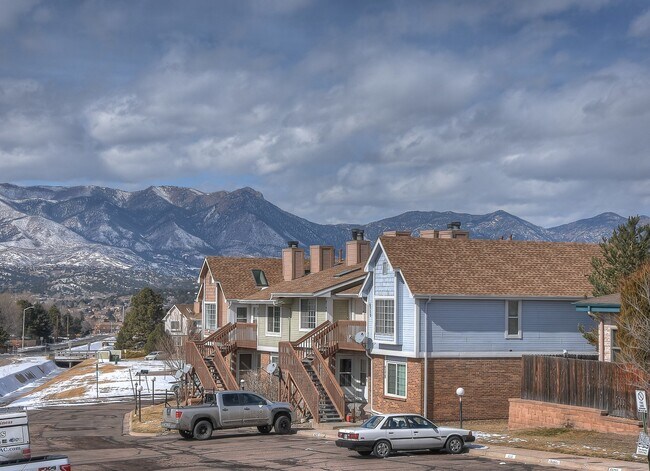 Building Photo - Village Lane 6254