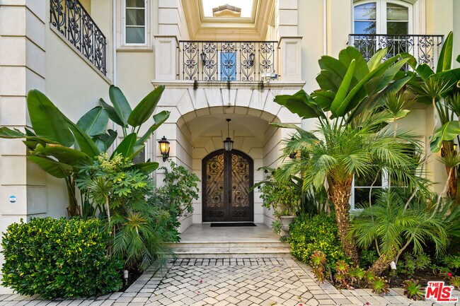 Foto del edificio - 447 N Kenter Ave