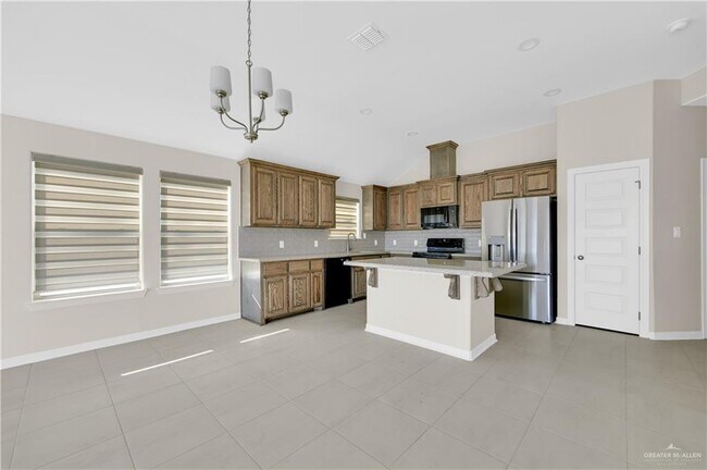 Building Photo - 23 Sereno St