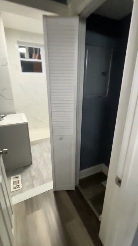 Foto del edificio - 2401 S 54th St