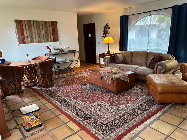 Foto del edificio - 813 Valley Rd
