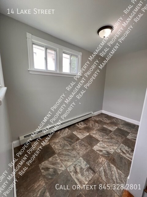 Building Photo - Highland Falls- 14 Lake Street