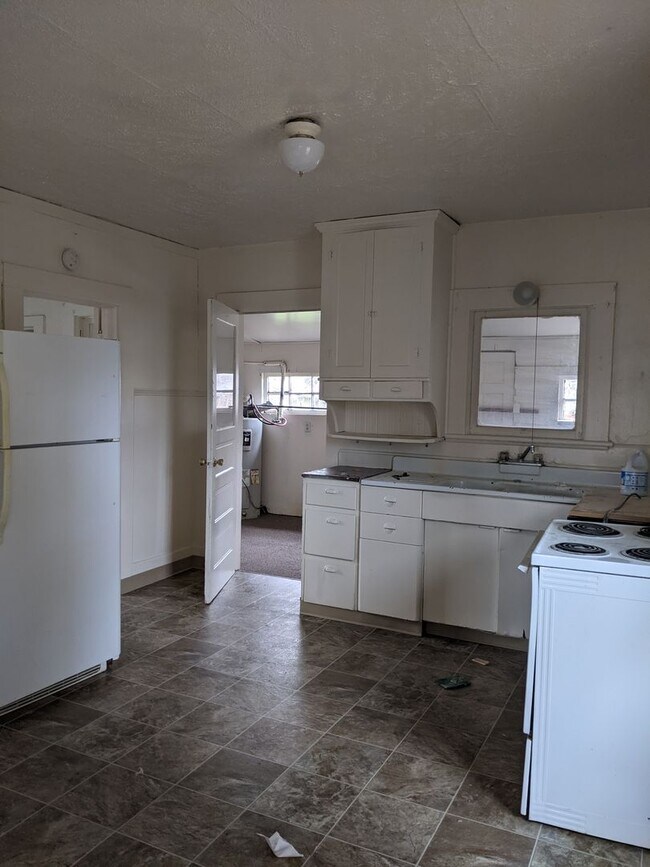 Building Photo - Newly Updated Santa Clara Neighborhood House