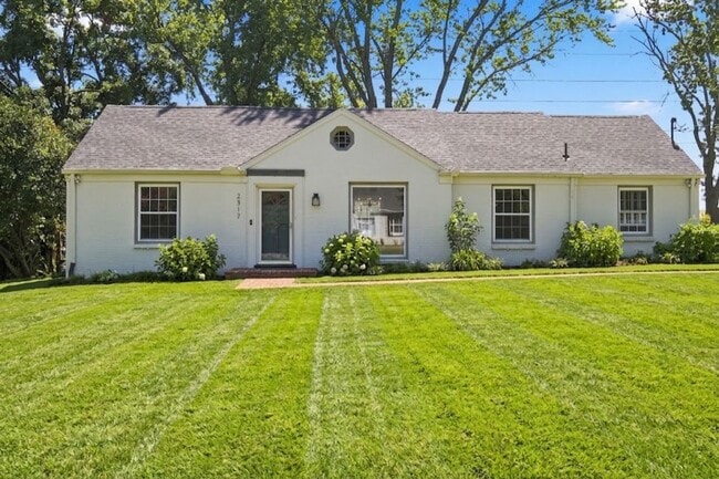 Photo - 2317 Deerwood Rd House