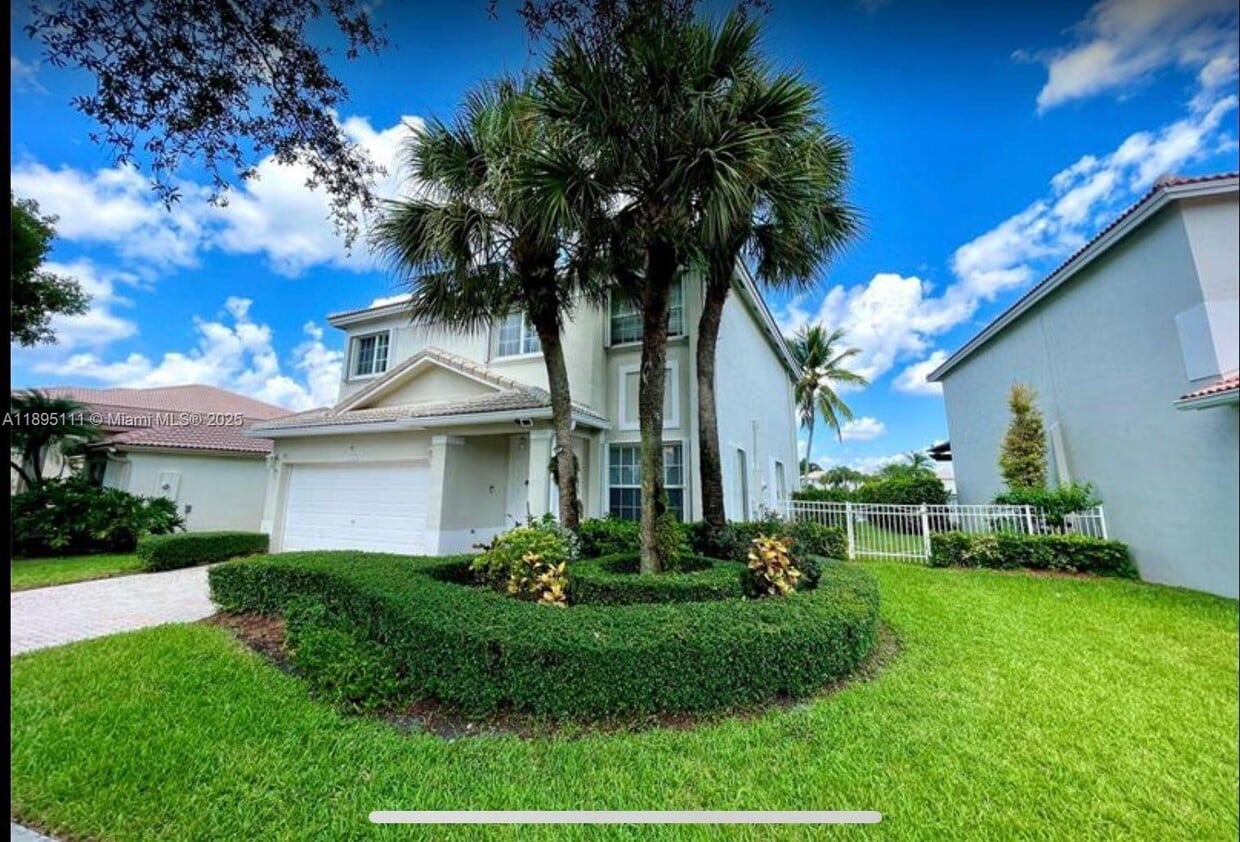 Foto principal - 17025 NW 20th St