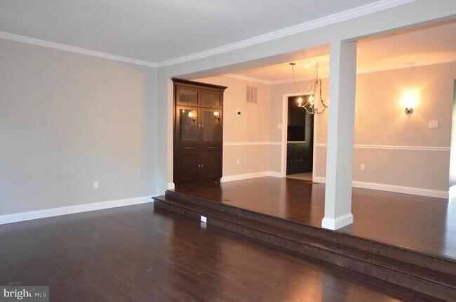 Building Photo - 7312 Greentree Rd