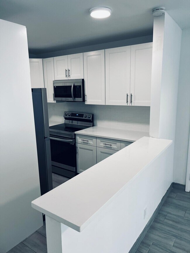 Foto del edificio - 930 N 14th Ct