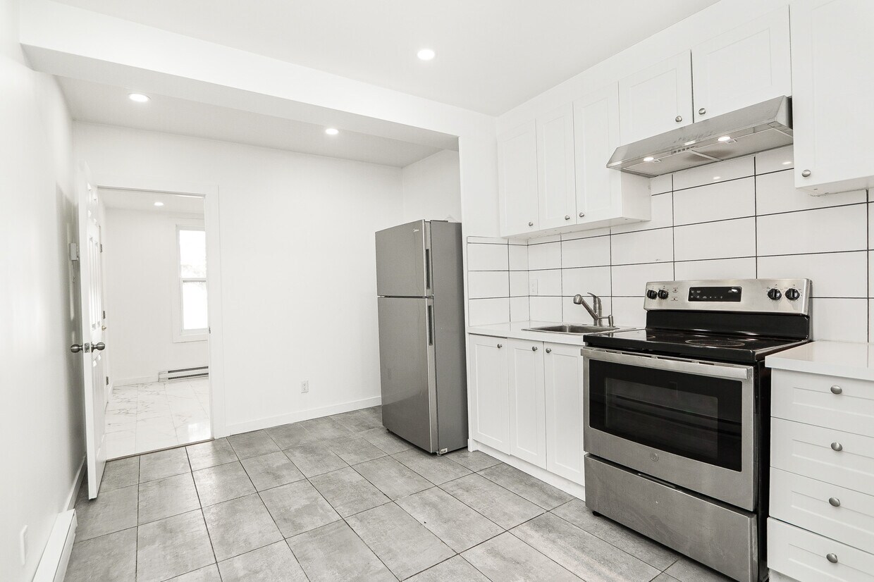 11736 Av. Pigeon Unit 11736, Montréal, QC H1G 5W4 Apartment for Rent